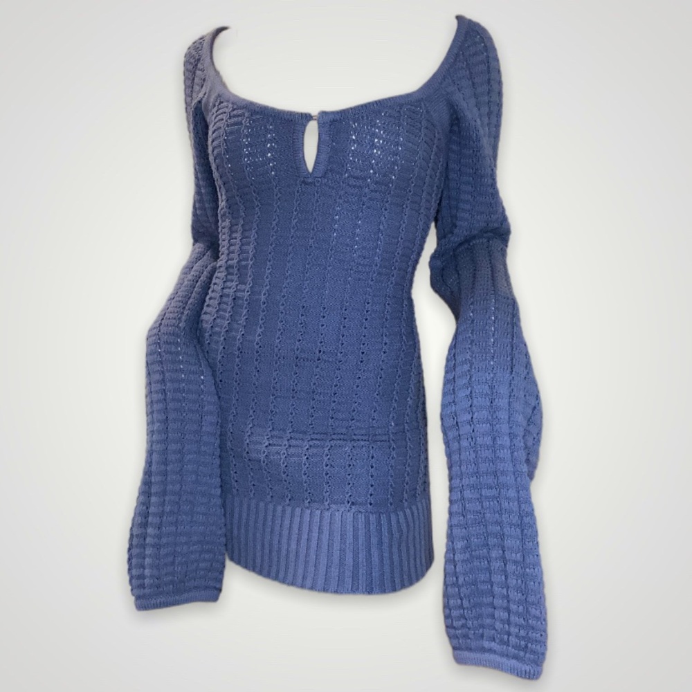 Perfect condition purple BCBG balloon sleeve sweater ♡